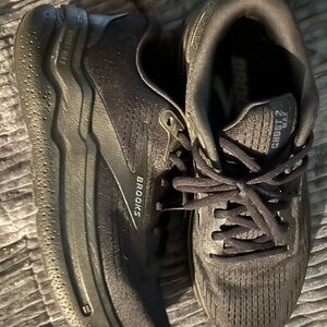 Brooks Men's Black Athletic Shoes